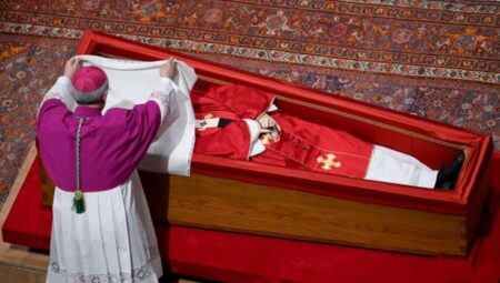Papa’nın cenaze merasimi için hazırlıklar tamamlandı