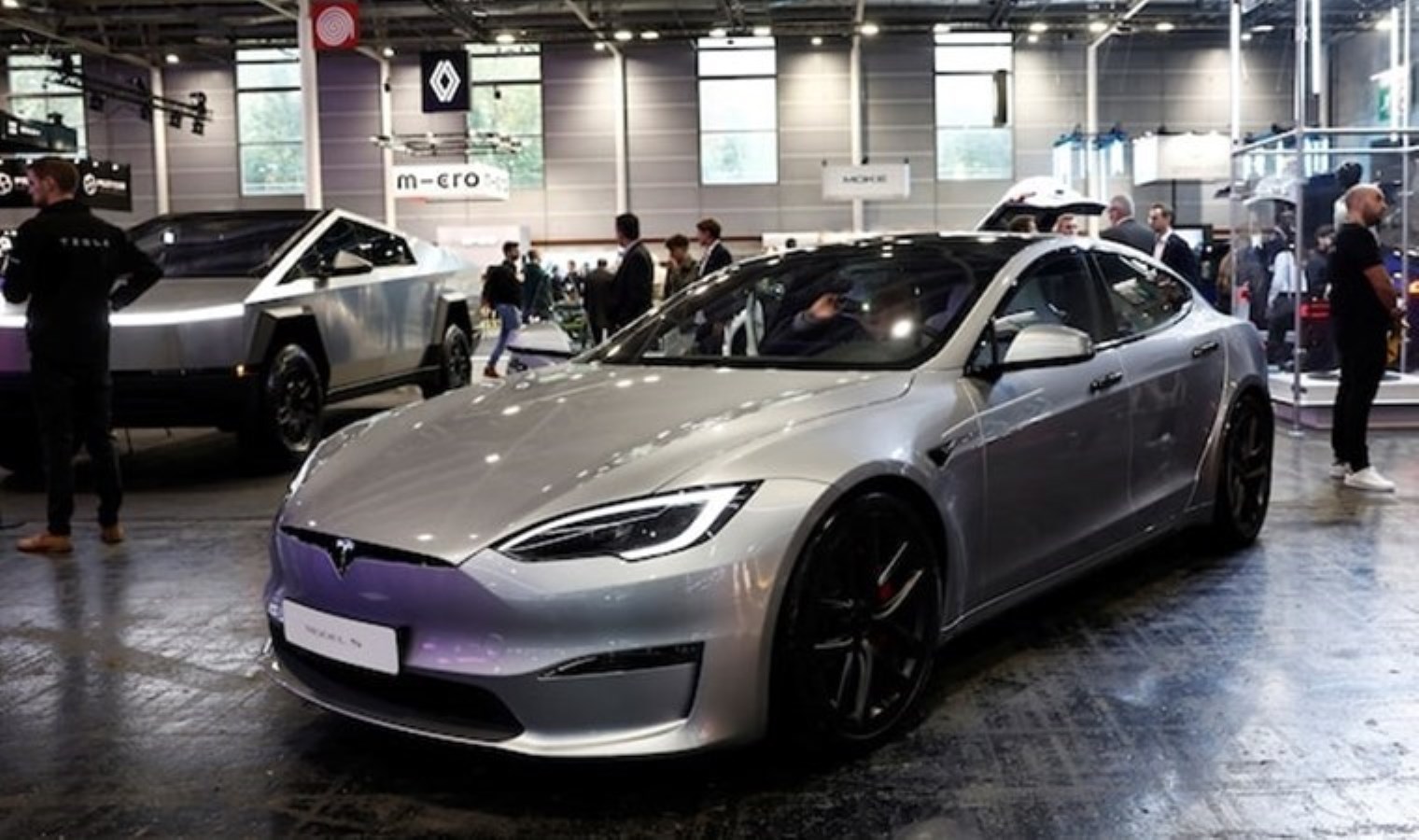 Tesla’dan Çin pazarında şaşırtan atılım: İki modelde yeni siparişler durdu!