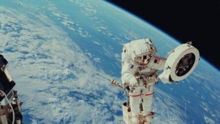 NASA bütçesine 6 milyar dolarlık kesinti