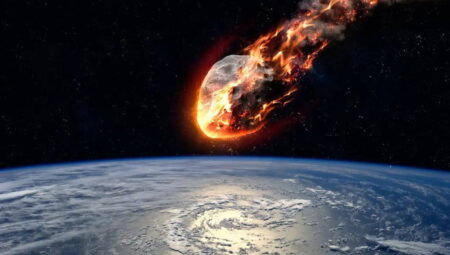 Venüs’ün gölgesindeki tehlike: Üç dev asteroit Dünya’ya çarpabilir