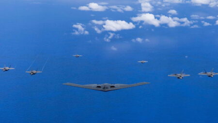 ABD’nin B-2 saklı bombardıman uçaklarının Guam Adası’na gerçek hareket ettiği sav edildi