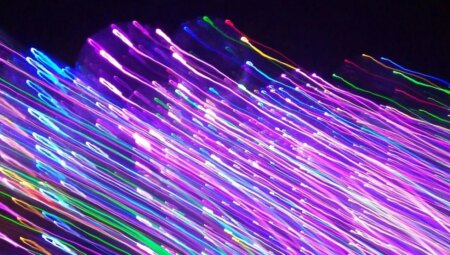 Japonlar standart optik fiber kablo kullanarak data suratında rekor kırdı