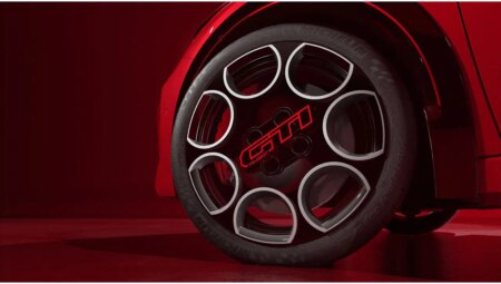 Peugeot’nun GTi efsanesi, elektrikli 208 ile geri döndü: İşte Peugeot E-208 GTi