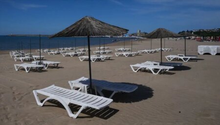 Suriye’de plaj kararnamesi: Burkini zarurî, bikiniye özel alan müsaadesi