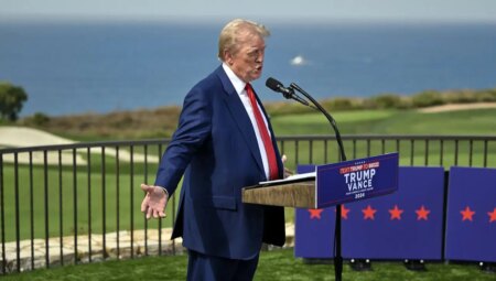 Trump’tan bayrak yakanlara mahpus cezası önerisi