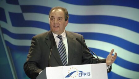 Yunanistan eski Başbakanı Karamanlis: Yunanistan, Türkiye’nin rehinesi olabilir