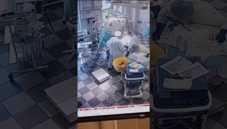 8,8’lik zelzelede soğukkanlılık: Sarsıntıya karşın ameliyatı bırakmadılar