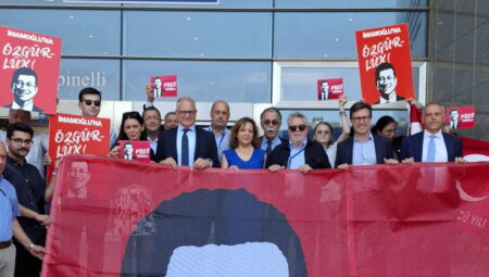 Avrupa Parlamentosu Türkiye Raportörü Amor ve Parlamento’daki Sosyalistler ve Demokratlar Kümesi’nden İmamoğlu’na takviye