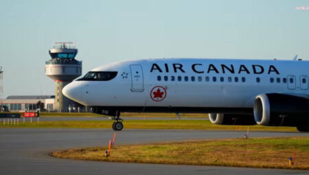 Çalışanları greve çıkan Air Canada, uçuşlara tekrar başlıyor