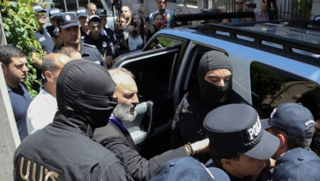 Deniz Berktay ile Kuzeyden Notlar: ‘Sünnetli siyaset’,  Ermenistan ve  Sırbistan