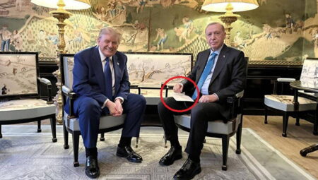 Erdoğan-Trump tepesinde merak uyandıran ayrıntı: Beyaz zarfın sırrı çözüldü