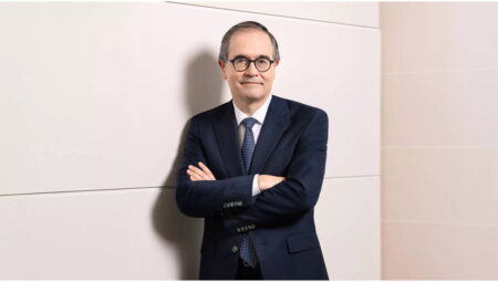 Renault’da CEO değişikliği: Kamudaki uzmanlığı dikkat çekiyor!