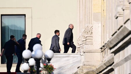 Rusya ve Ukrayna heyetleri Çırağan’da: Üçüncü sefer İstanbul masası