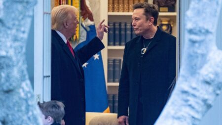 Trump, Musk’a savaş açtı: Devlet dayanağı olmasa Güney Afrika’ya dönerdi