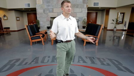 Blackwater’ın kurucusundan Vatikan’a davet: Katliamı durdurmak için fon sağlayın