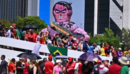 Bolsonaro’ya af argümanı Brezilya’yı ayağa kaldırdı