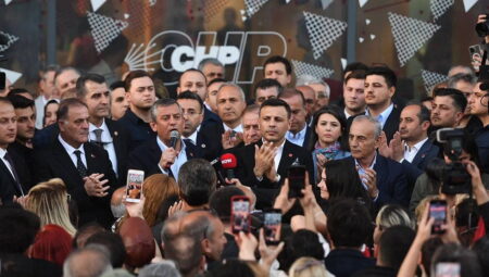 CHP İstanbul vilayet idaresine ‘yargı darbesi’: Dünya basınında nasıl yankılandı?