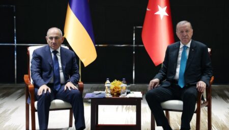 Çin’de Erdoğan ve Paşinyan bir ortaya geldi