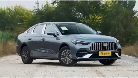 Çinli model Togg’un 4’te 1 fiyatına satışa sunuldu! İşte 1700 km menzilli yeni sedan…