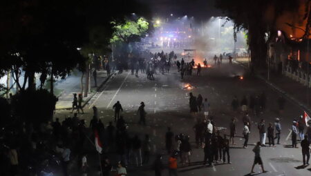 Endonezya’da protestolar sonuç verdi: Milletvekillerine verilen ödenekler kaldırılacak