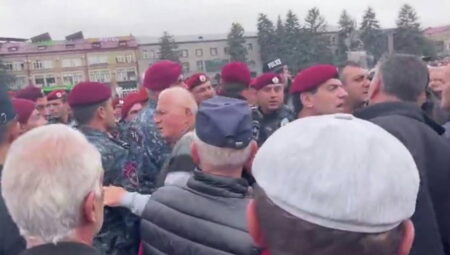 Ermenistan’da ikinci büyük kentin belediye başkanı gözaltına alındı