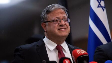 İsrail’de kriz büyüyor: Çok sağcı bakan hükümeti devirmekle tehdit etti