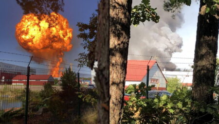Litvanya’da LPG istasyonunda patlama: Sekiz vagon alev aldı