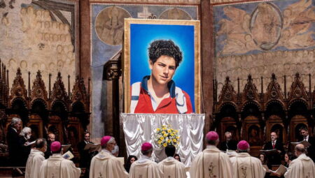 Papa 14. Leo’dan tarihi karar: Katolik Kilisesi’nin birinci milenyum sevgilisi oldu