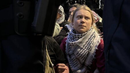 Thunberg’den İsrail’e azap tezi: ‘Su verilmedi, tekmelendim’