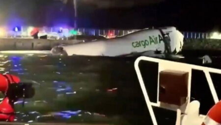 Türk firmasına ilişkin uçak pistten çıkarak denize düştü: 2 ölü!