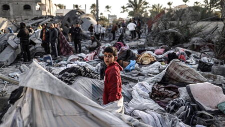 UNRWA: Gazze ile Cibaliya’dan göç eden binlerce Filistinli pak suya erişimi olmayan çadırlarda yaşıyor